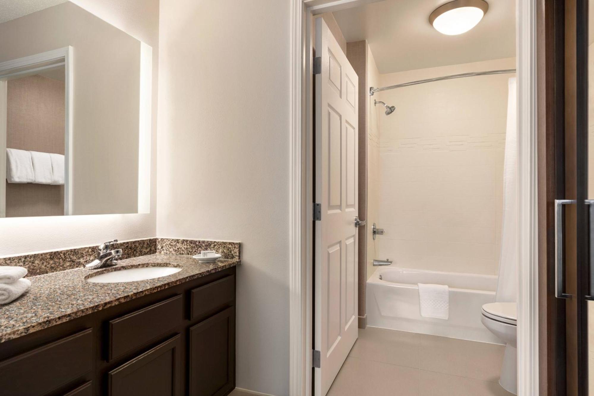 Residence Inn By Marriott Philadelphia West Chester/Экстон Экстерьер фото